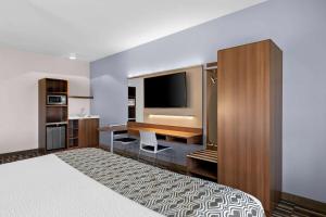 Kuchyň nebo kuchyňský kout v ubytování Microtel Inn & Suites by Wyndham Sweetwater