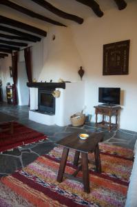 A television and/or entertainment centre at Casa Josefa