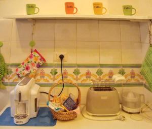 Fotografia z galérie ubytovania Charming Apartment near the Colosseum in Roma - 55 sqm - Balcony v Ríme