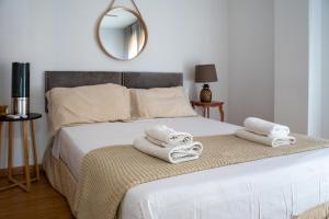Posteľ alebo postele v izbe v ubytovaní La casita de Real de Cartuja - Apartamento Deluxe opción parking