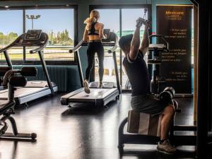 Fitness centrum a/nebo fitness zařízení v ubytování Mercure Cabourg Hôtel & Spa