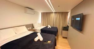 Postel nebo postele na pokoji v ubytování Setai Edition + 65 fotografií