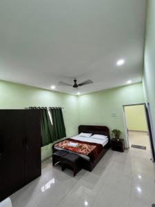 Gallery image of Golden View Resort in Chāndil