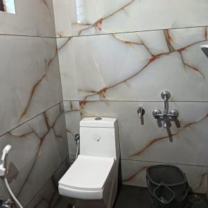 Phòng tắm tại Banakal Hosmane Homestay +42 ảnh