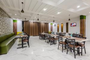 Posezení v ubytování Lime Tree Hotel and Banquet Vrindavan