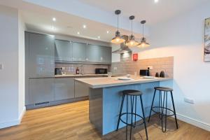 Dapur atau dapur kecil di Leeds Modern Central Flat - Sleeps 4 - Parking