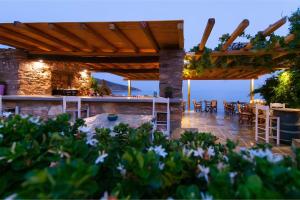 Balkón nebo terasa v ubytování Almyra Seaside Suites