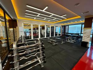 Fitness centrum a/nebo fitness zařízení v ubytování Yekta Mall Trade Center