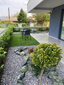 Zahrada ubytování Project Georgiadi #1 - Modern Apartment in peaceful neighborhood - 15 mins from Loutra Pozar