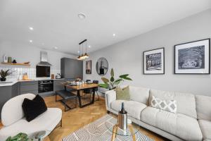 Η κουζίνα ή μικρή κουζίνα στο Lambert House Two