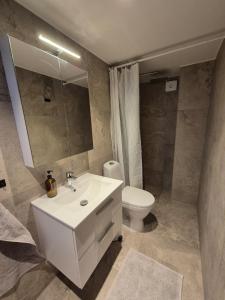 Koupelna v ubytování Guest house in Örebro + 20 fotografií
