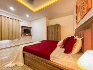 Ліжко або ліжка в номері Raghuveer Sadan, Near Ram Mandir -10 Min Walk