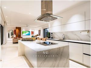 Photo de la galerie de l'établissement SG12 l Villa ISA l Prestige Grand Baie l Piscine l 6 pers, à Grand Baie