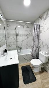 Kúpeľňa v ubytovaní Apartsalou Tati