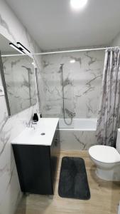 Kúpeľňa v ubytovaní Apartsalou Tati