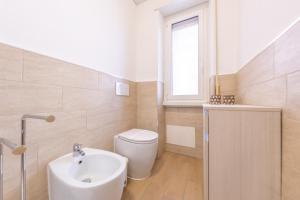 O baie la Easy Host Apt Casa Numitore