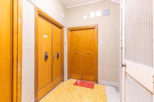 O baie la Easy Host Apt Casa Numitore
