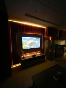 טלויזיה ו/או מרכז בידור ב-Ultimate luxury Apt in JLT