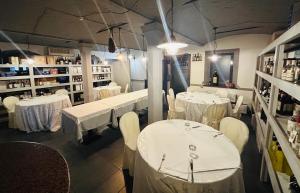 Reštaurácia alebo iné gastronomické zariadenie v ubytovaní taverna napoleone
