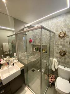 Bilik mandi di Luxury Apartment at Umarizal COP30 +7 gambar