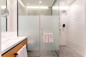 Ванная комната в Sadu Hotel Almaty, a member of Radisson Individuals