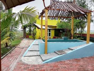 Bazén v ubytování Coral House nebo v jeho okolí