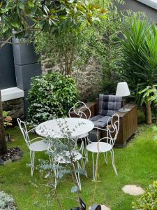 Ein Garten an der Unterkunft Villa Louisa