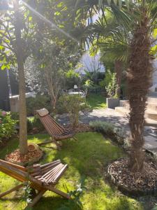 Ein Garten an der Unterkunft Villa Louisa