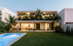Bazén v ubytování Luxury Modern Villa Puerto Aventuras - Rivera Maya nebo v jeho okolí + 49 fotografií