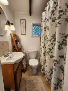 Ένα μπάνιο στο Acadia Lobsterman's Coastal Bungalow