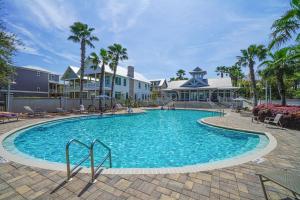 Bassein majutusasutuses Chic Coastal 5BR in Inlet Beach with Golf Cart and POOL või selle lähedal