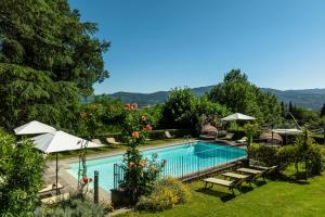 Bazén v ubytování Agriresort & Spa Fattoria I Ricci nebo v jeho okolí