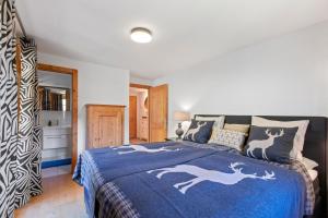 Krevet ili kreveti u jedinici u okviru objekta Chalet apartment with balcony and Alpine view