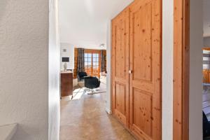 Fotografija u galeriji objekta Chalet apartment with balcony and Alpine view u gradu Ollon