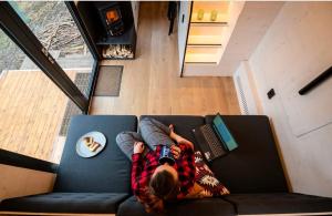 Posezení v ubytování Mobile Hut - Resort Statek Starý Týn - luxusní glampingové ubytování