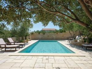 Bazén v ubytování Villa Kos Murter Apartments nebo v jeho okolí