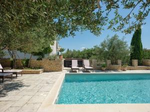 Bazén v ubytování Villa Kos Murter Apartments nebo v jeho okolí
