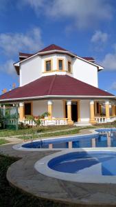 Bazén v ubytování Greenfield Villa D- Diani nebo v jeho okolí