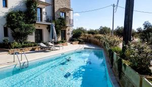 ストウパにあるKannas Mani Luxury Suites -Adults Friendly 14 Plusのギャラリーの写真