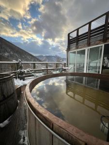 Nespecifikovaný výhled na hory nebo výhled na hory při pohledu z hotelu
