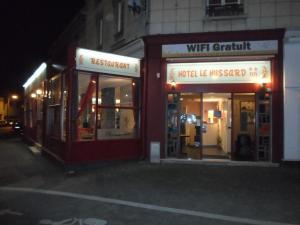 Fotografie z fotogalerie ubytování Hôtel Le Hussard v destinaci Alençon