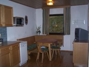 Kuchyň nebo kuchyňský kout v ubytování Ferienwohnung Ski-Hans