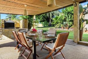 Κήπος έξω από το New! Villa Can Safres Raco