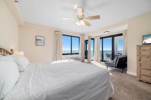 Ένα ή περισσότερα κρεβάτια σε δωμάτιο στο Broadmoor 504 +44 φωτογραφίες