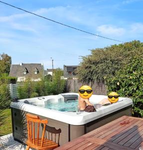 Fotografia z galérie ubytovania Maison charmante à Concarneau avec spa extérieur v destinácii Concarneau