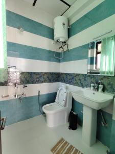 Koupelna v ubytování The Attic House