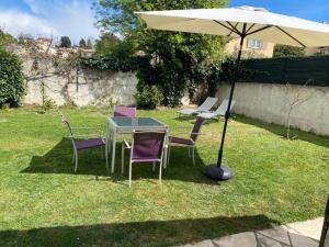 Κήπος έξω από το Bas de villa composée d'un 3 pièces et d'un studio avec piscine privée