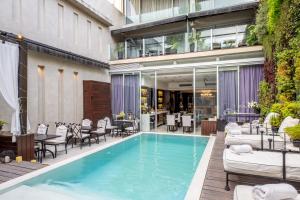 Bazén v ubytování 1828 Smart Hotel Boutique nebo v jeho okolí
