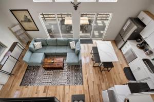 Posezení v ubytování Fireplace Grill Games & Dogs near Bryce Resort + 46 fotografií