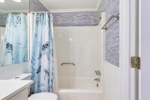 Bany a Pool and Beach Access Hilton Head Coastal Condo